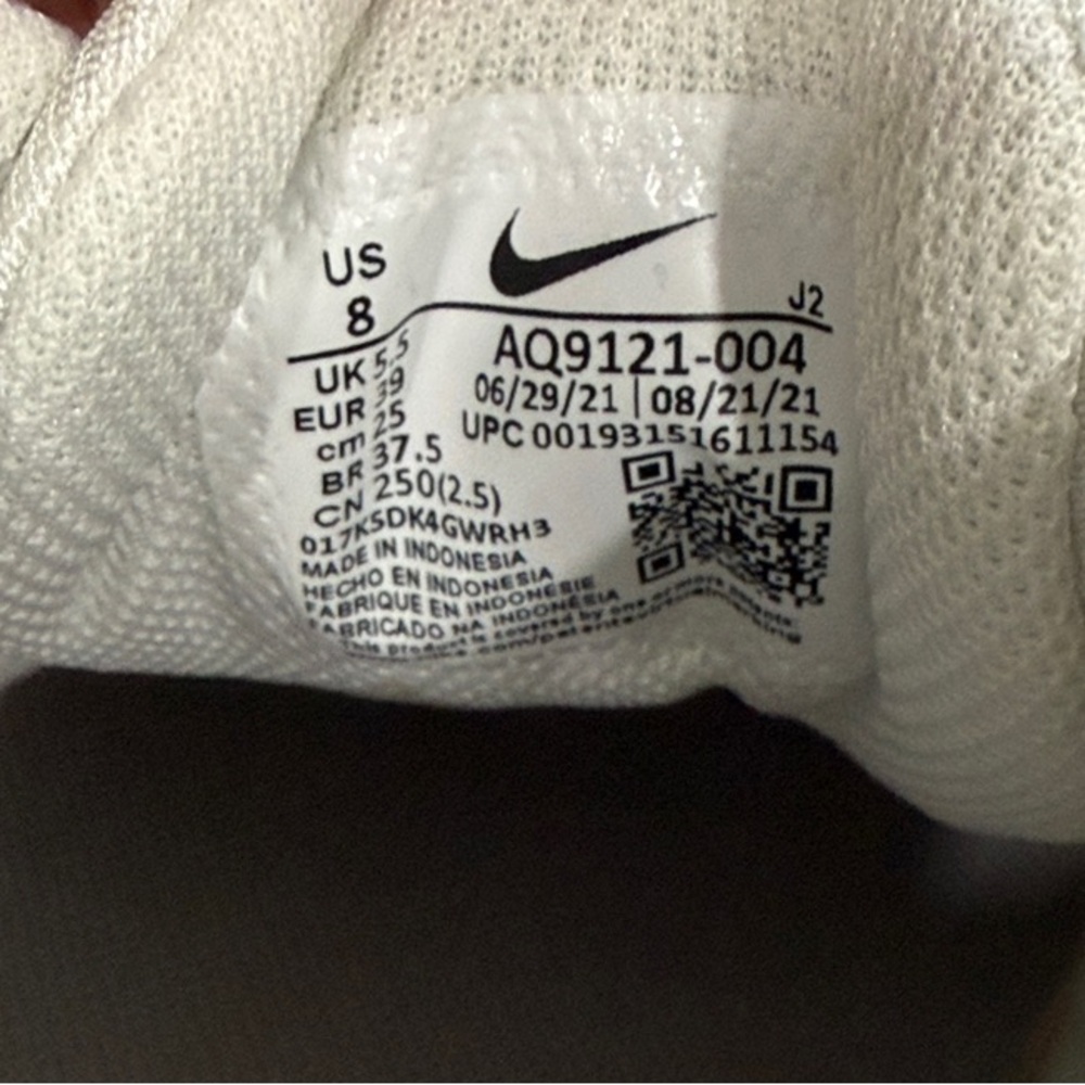 Nike Women's MD Runner 2 Sneakers EXCELLENT CONDITION - Picture 8 of 8